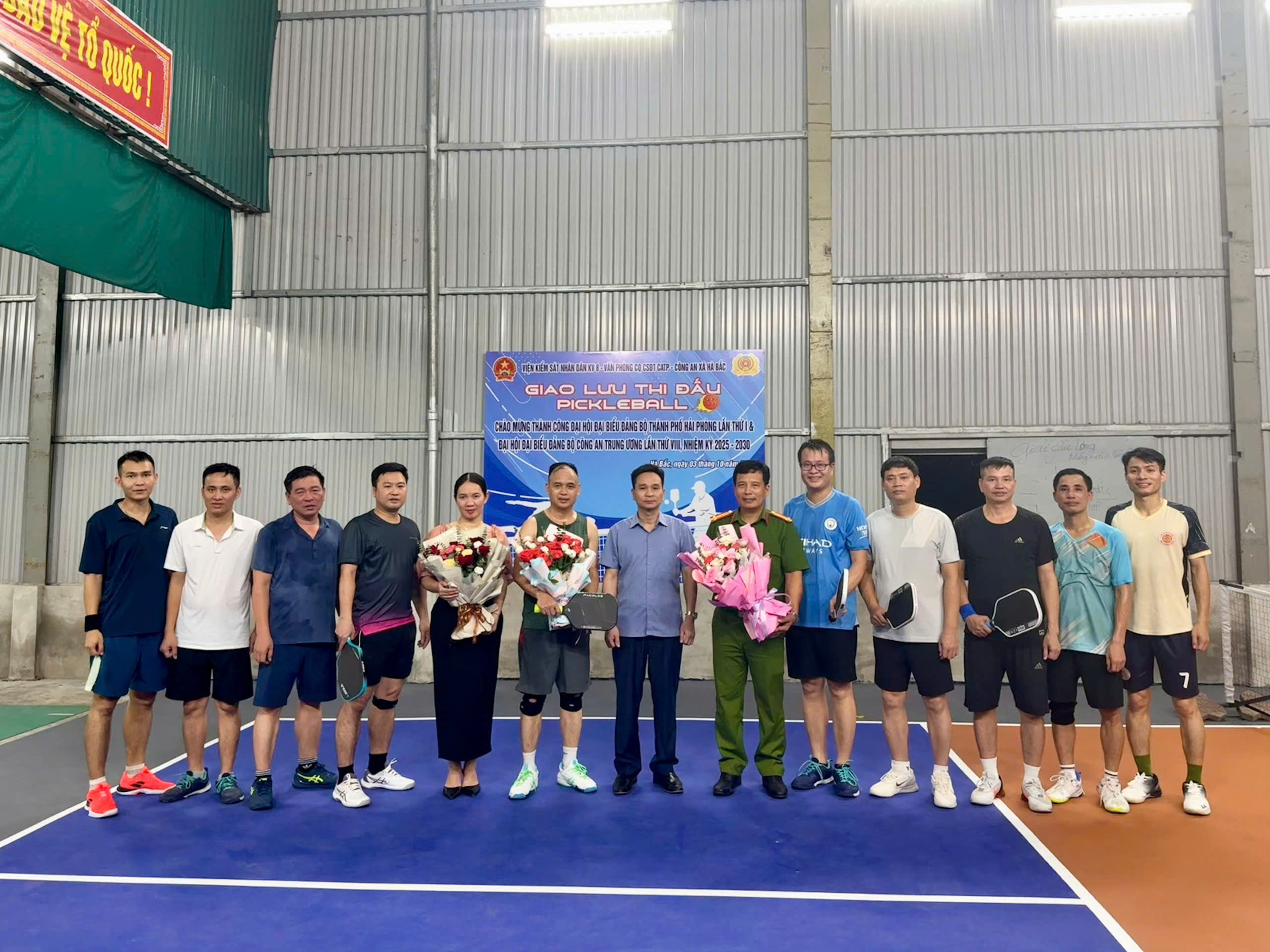 Công an xã Hà Bắc: Tổ chức giao lưu thể thao chào mừng Đại hội Đảng các cấp